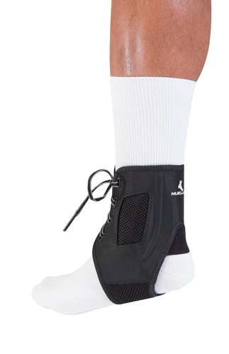Ochraniacz kostki stawu skokowego Mueller ATF 3 Ankle Brace czarny