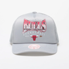 Czapka z daszkiem Mitchell & Ness NBA Chicago Bulls Glow Up Trucker Grey - HHSSINTL1436-CBUGREY